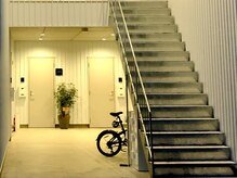 セリンダ(selinda)の雰囲気（真っ白のシンプルな建物が目印です♪アピタ富山東店から徒歩圏内）