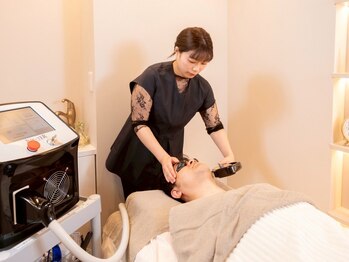 ユニヴェール(univers)の写真/最新脱毛機でどこよりも早くツルスベ肌を☆アロマ・素粒水を用いた施術で内側からケアし心も肌も整えます！