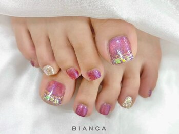 ビアンカ 武蔵浦和店(Bianca)の写真/季節にあったカラーパーツが豊富に揃うサロンで指先を彩る特別な体験を！