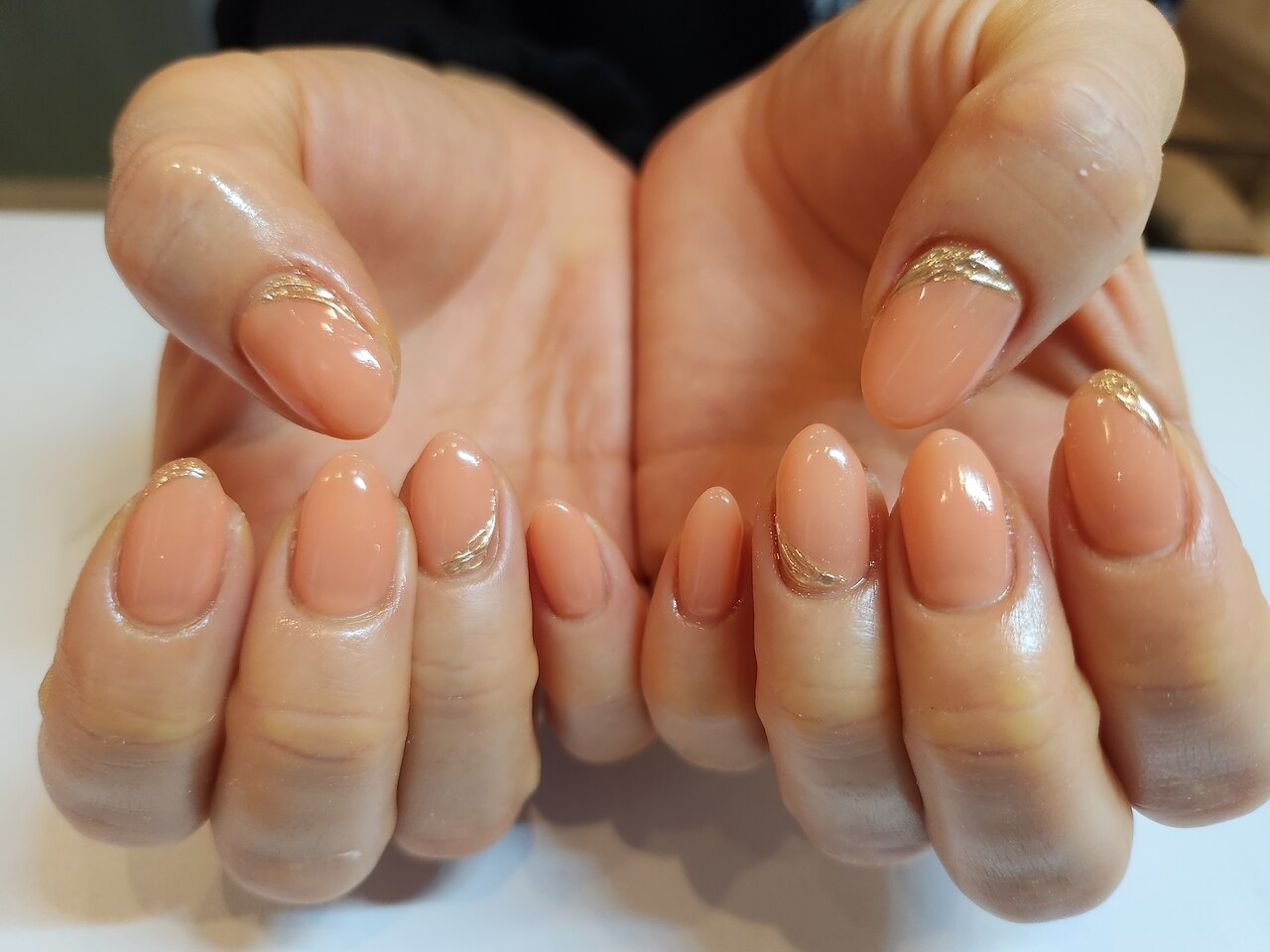 2026年冬トレンド】オレンジベージュのネイルデザイン集｜人気順