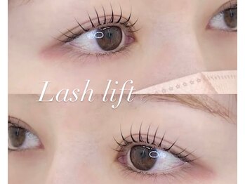 リッチアイブロウサロンエビス(Rich Eyebrow Salon EBISU)の写真/まつ毛に優しい液剤◎【韓国風束間まつ毛パーマ】華やかな目元に。デザイン力と高技術が魅力。