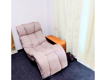くまお整体院 新小岩本店/お連れの方は座ってリラックス♪