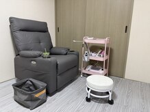 スアネイルサロン 四日市(SuA Nail Salon)の雰囲気(フット用リクライニングチェア非対面施術台)