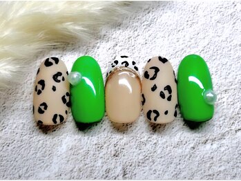 アヤ(AYA)/ビビット豹柄ネイル