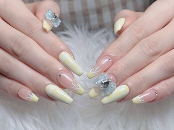 ジュリネイルスタジオ(Julli Nail Studio)/キラキラ・リボンネイル