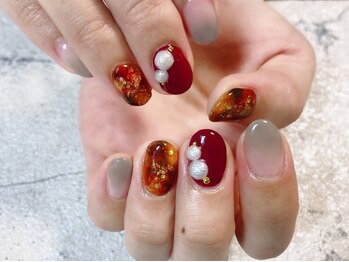 リーヴェ(Riebe)の写真/短い爪でも理想が叶う♪季節や最新トレンドに合わせたデザインでショートネイルも華やかに映える★