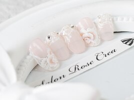 ブライダルネイルは手描きアート