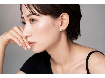 フェザー(Feather)の写真/【パラジェル取扱サロン】上品な大人デザインネイルに♪手をきれいに見せる絶妙なカラーも多数ご用意◎