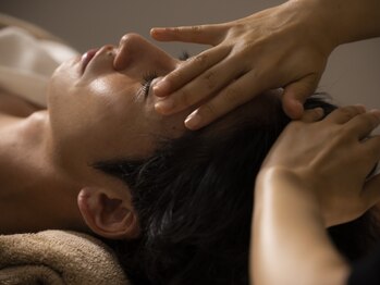 アンシャルム(Un charme)の写真/【エステ初心者も大歓迎◇メンズの肌悩みを徹底ケア】毛穴の黒ずみ・開き・ニキビに悩む男性必見!