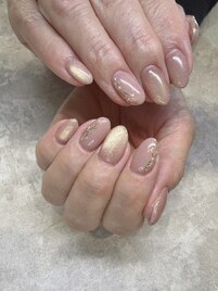 大人可愛いオフィスネイル