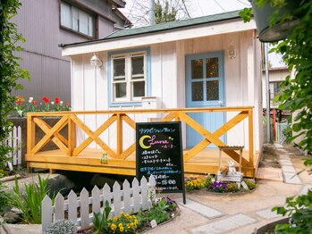 ルーナ(LUNA)の写真/【浪漫ヴィレッジ内にOPEN】8畳程の小屋にベッド１台・リクライニングチェア1台のホッと落ち着けるサロン♪