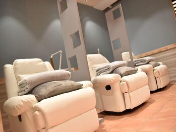 ネスト(Nest)/ふかふかリクライニングソファ