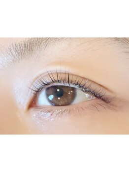 ナチュラル上品な目元にしたい