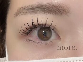 モアー(more.)/フラットラッシュ＋下まつげ
