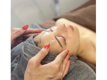 フロラスキン 梅田店(florasKIN)/毛穴をケアするクレンジング