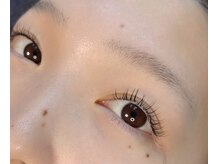 目元の形・まつ毛の生え方などを見極めカールをご提案致します。