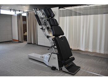 松尾かなで整骨院/骨盤矯正専用 トムソンベッド