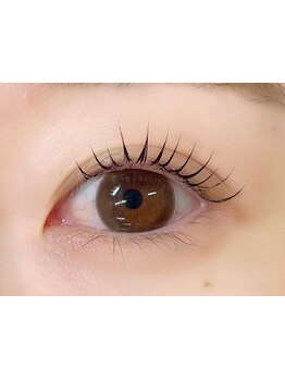 ナチュラル上品な目元にしたい