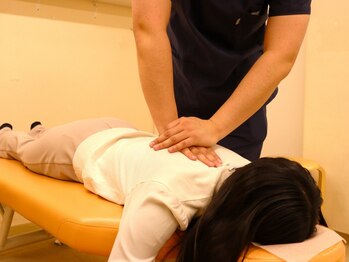 輝ヒカリ整骨院/歪みの原因をチェック