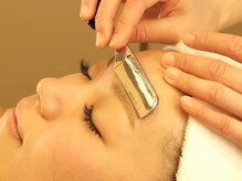 銀座マツナガ 京橋エドグラン内 シェービングスタジオ/お顔で一番大事な眉の形