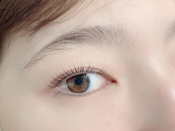 トリニティー(TRINITY)の写真/ワンランク上の実力派サロン♪自分らしさを大切にしながら、日常に輝きと美しさをプラスした目元に◎