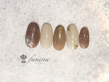 ファミリア/ブラウン×ニュアンスネイル
