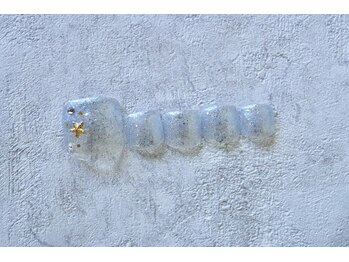 プチリリィ(Petit Lily)/ヒトデパーツで夏フットネイル