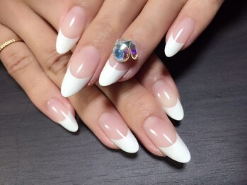 プラハネイル(+HER 美甲)/定番フレンチ