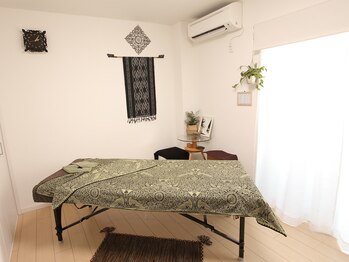 ジュジュハティ(JujurHati)/明るく清潔感のあるサロン室内