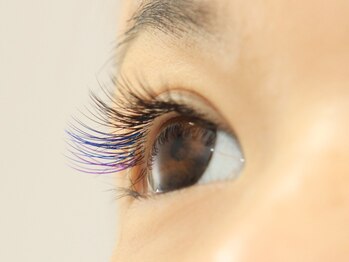 ループ アイラッシュ(Loop)の写真/ナチュラルで自然な仕上がりに◎エイジング世代も対応！朝のメイクが楽になる時短美容にも♪