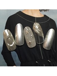 人気のうねうねミラーネイル