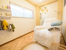ブルーアイデザイン(Blue eyedesign)の雰囲気（ひと席で人目を気にせずゆったりリラックス♪お子様連れ歓迎☆）