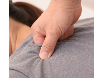 彩り整骨院 アンド ボディメイクLABO整体院/堺駅｜施術風景