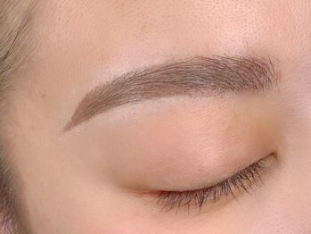 レイミー(Raymy-)の写真/【最新HBLでフワッと自然な眉毛に】骨格/左右差/バランスを生かし自然な眉毛をご提案します