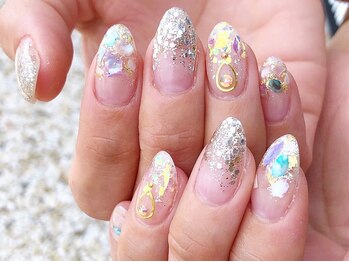 サロンドフォーエイチ(salon de 4H)/涼しげシェルラメネイルで☆