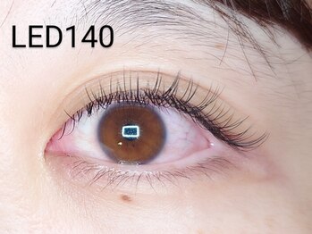 アポストロフィエス/LEDフラットラッシュ140本