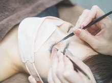 MINYONのアイラッシュが人気な理由【2】モチの良さは、こだわりの自社オリジナル商品