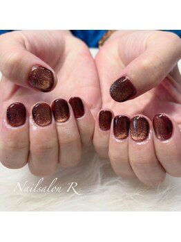 アール 喜多見 成城学園前(R)/マグネットネイル