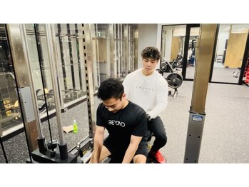 ビヨンド 札幌駅前店(BEYOND)/ジム 男性 セッション風景