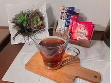 施術の後はほっこり★フリードリンクです