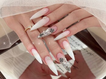 ワンホンネイル 新宿(Rumi Nail)/ホワイト/長さだし/冬ネイル