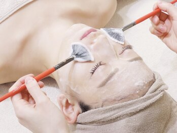 プルチャームエクイデム(Pulchram equidem)/ララピール+エレポレで水光肌