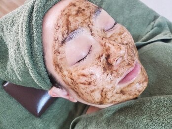 ラディアンテ(Radiante)の写真/お肌に優しい剥離なしのハーブピーリングや、エイジングケアフェイシャルで、気になる肌悩みを徹底改善◎