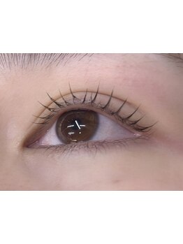 ナチュラル上品な目元にしたい