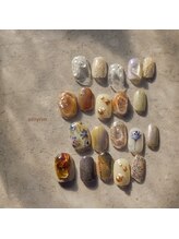 シルニー リム(Silny rim)/アシンメトリーニュアンスネイル