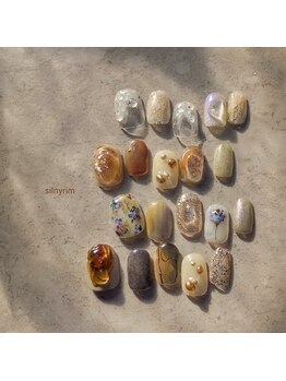 シルニー リム(Silny rim)/アシンメトリーニュアンスネイル