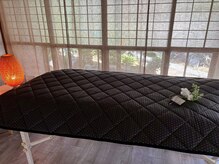 テラ鉱石による深部リンパマッサージで気になる部分にアプローチ