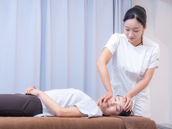 小顔整体研究所 KSラボ 豊中店の写真/元祖小顔専門店★リピ率は驚異の90％以上！人気No.1：小顔特化/リフトアップ【小顔整体コルギ+小顔矯正】