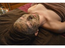 当店で大人気!!芸能人なども愛用するREVIハーブピーリング