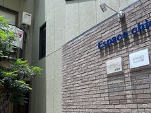 ジュエルプールス 天神店(Jewelpurus.)/建物入口に看板が出ています